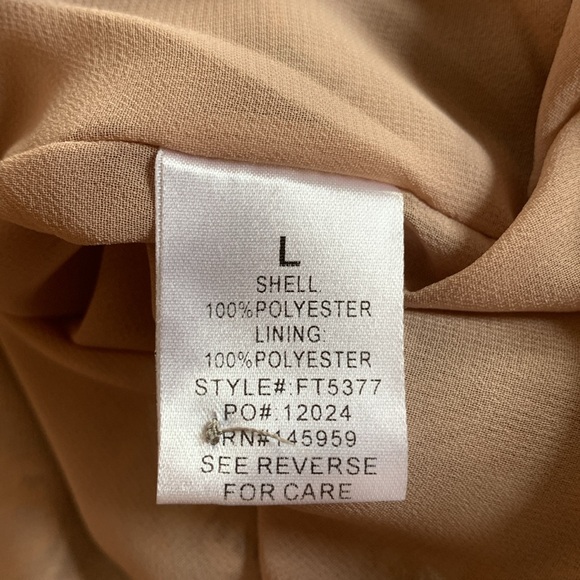 Dress Forum Los Angeles Long Sleeve Boho Top with front buttons - Picture 7 of 16